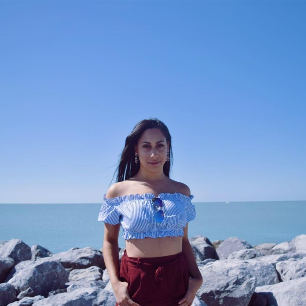 Meet your Posher, Esmeralda